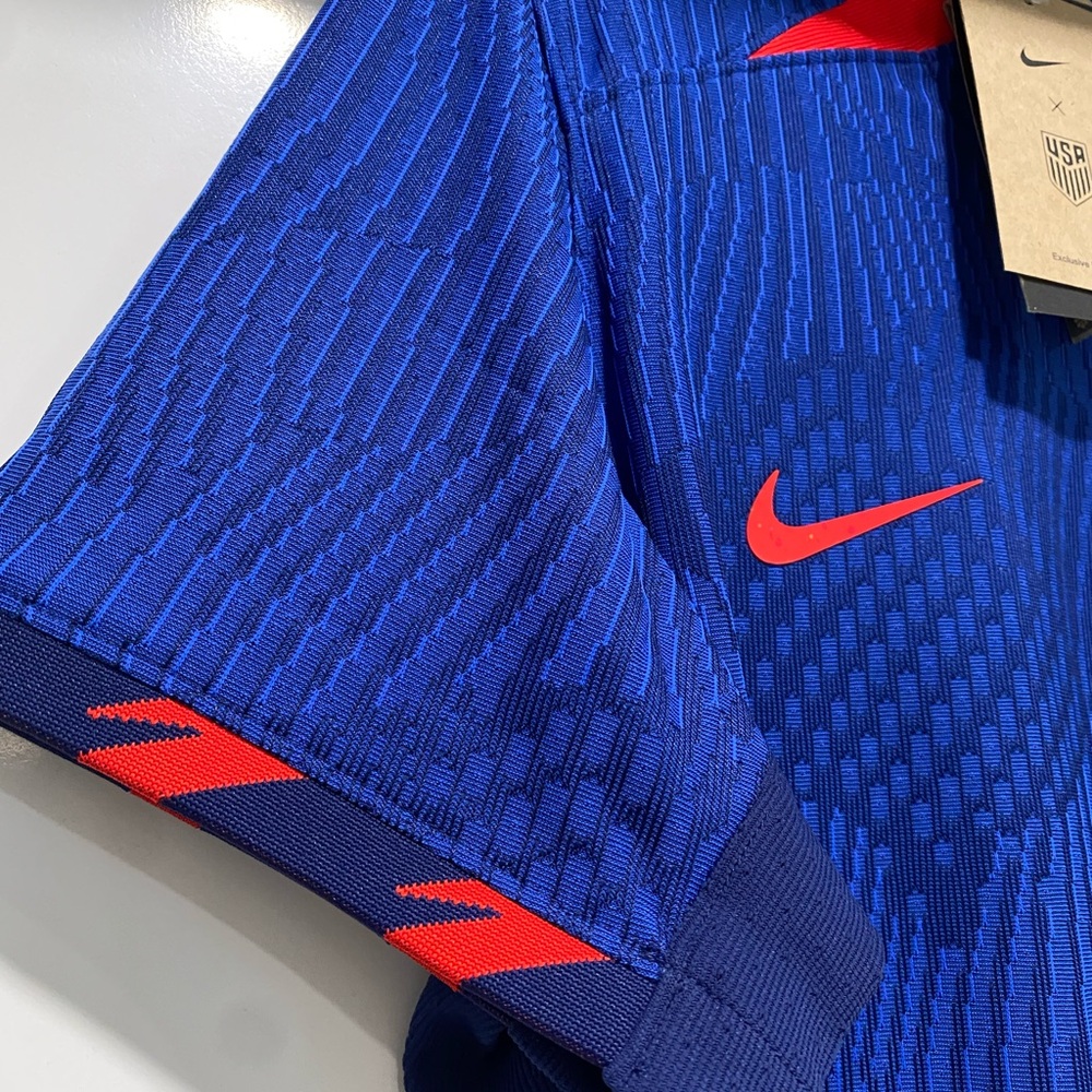 Nike Dri Fit USA Women's Jersey - Picture 8 of 9